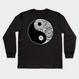 Black and White Yin Yang Kids Long Sleeve T-Shirt